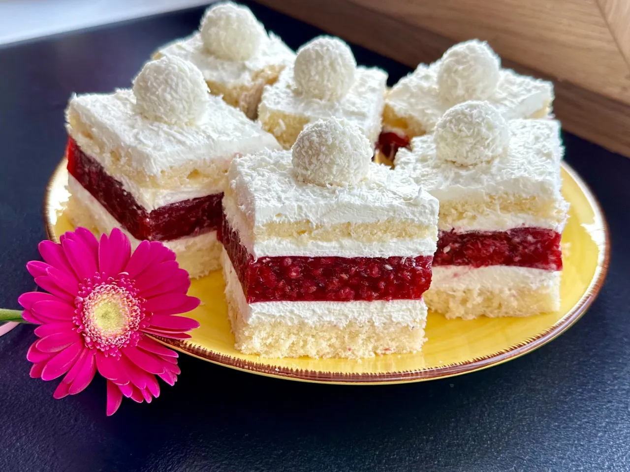 Zdjęcie Gdzie kupić Raffaello malinowe? Sprawdź najlepsze oferty i ceny