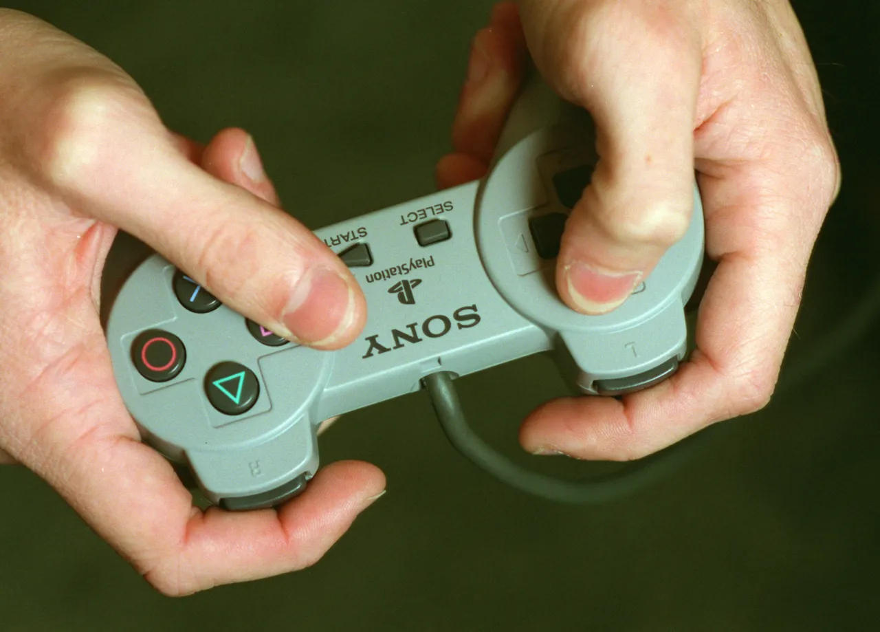Zdjęcie Czy gry z PS1 działają na PS4? Oto, co warto wiedzieć o kompatybilności.