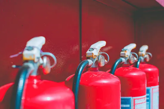Zdjęcie Jaka gaśnica do elektryki? Wybierz bezpieczne rozwiązanie na pożary