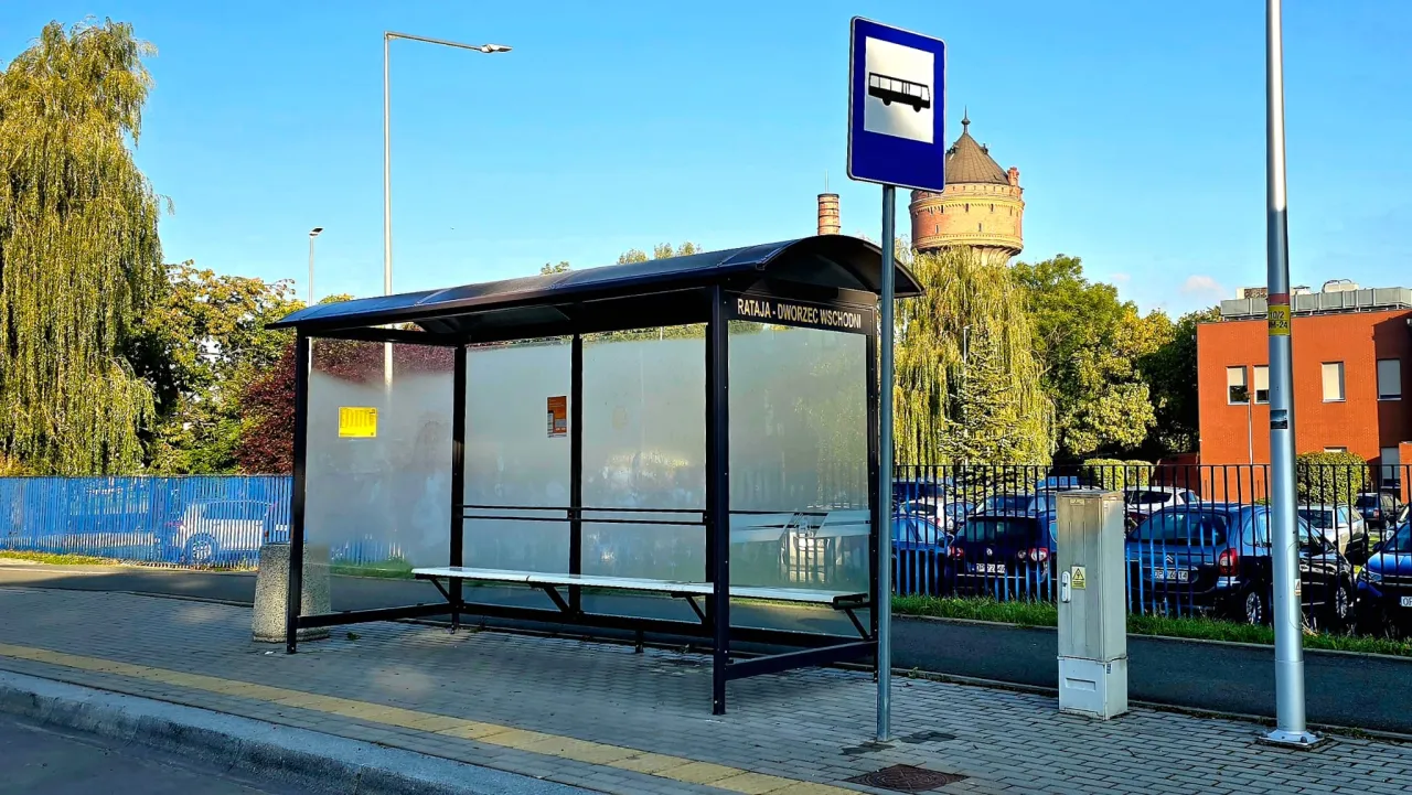 Zdjęcie Przystanek uniwersytet medyczny 01 w Warszawie - lokalizacja i linie autobusowe