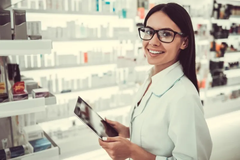 Zdjęcie Czy technik farmaceutyczny to zawód medyczny? Sprawdź prawdę i obowiązki