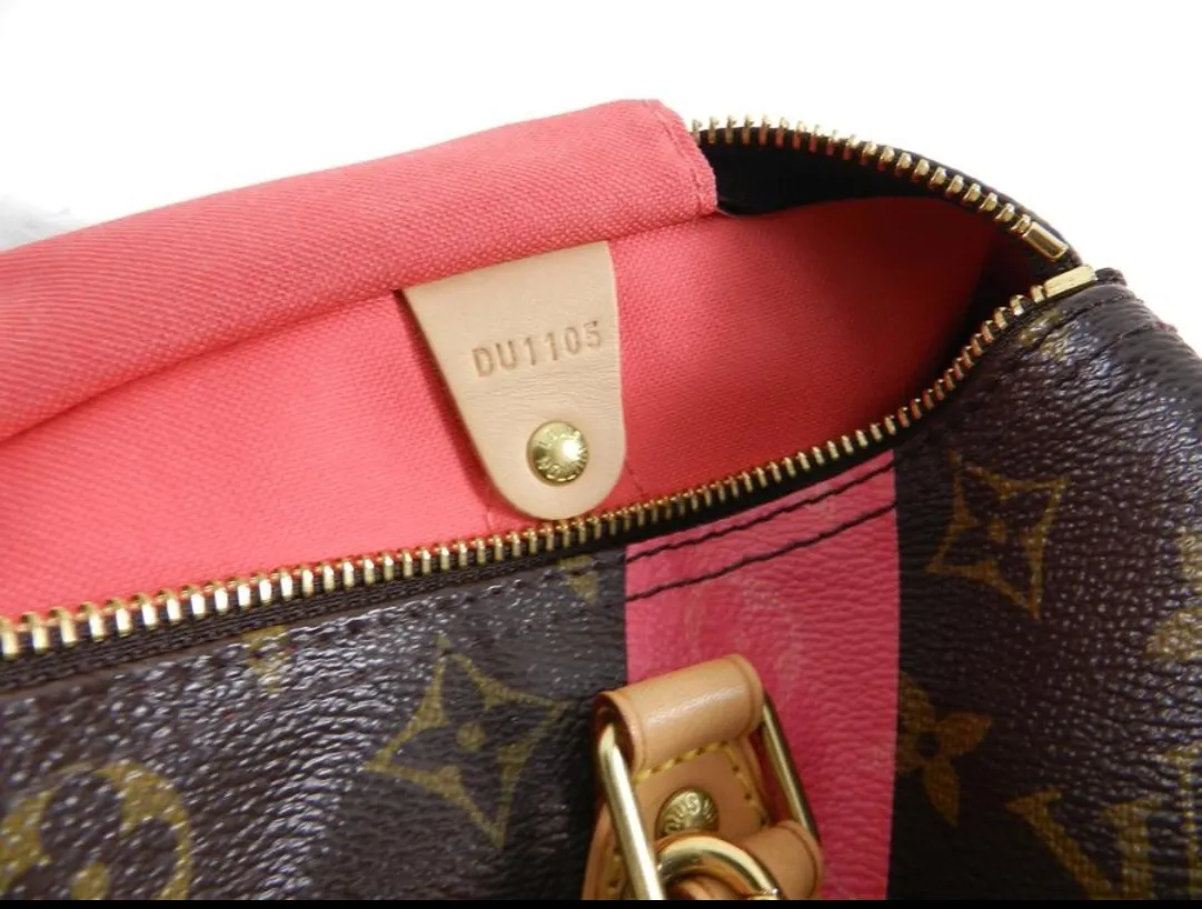 Zdjęcie Jak sprawdzić numer seryjny torebki Louis Vuitton i uniknąć podróbek