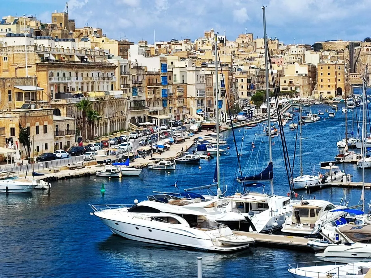 Zdjęcie Malta ile km: Zaskakujące fakty o rozmiarze i odległościach