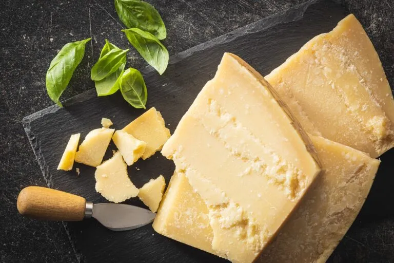 Zdjęcie Parmezan z czym jeść? Odkryj najlepsze połączenia smakowe