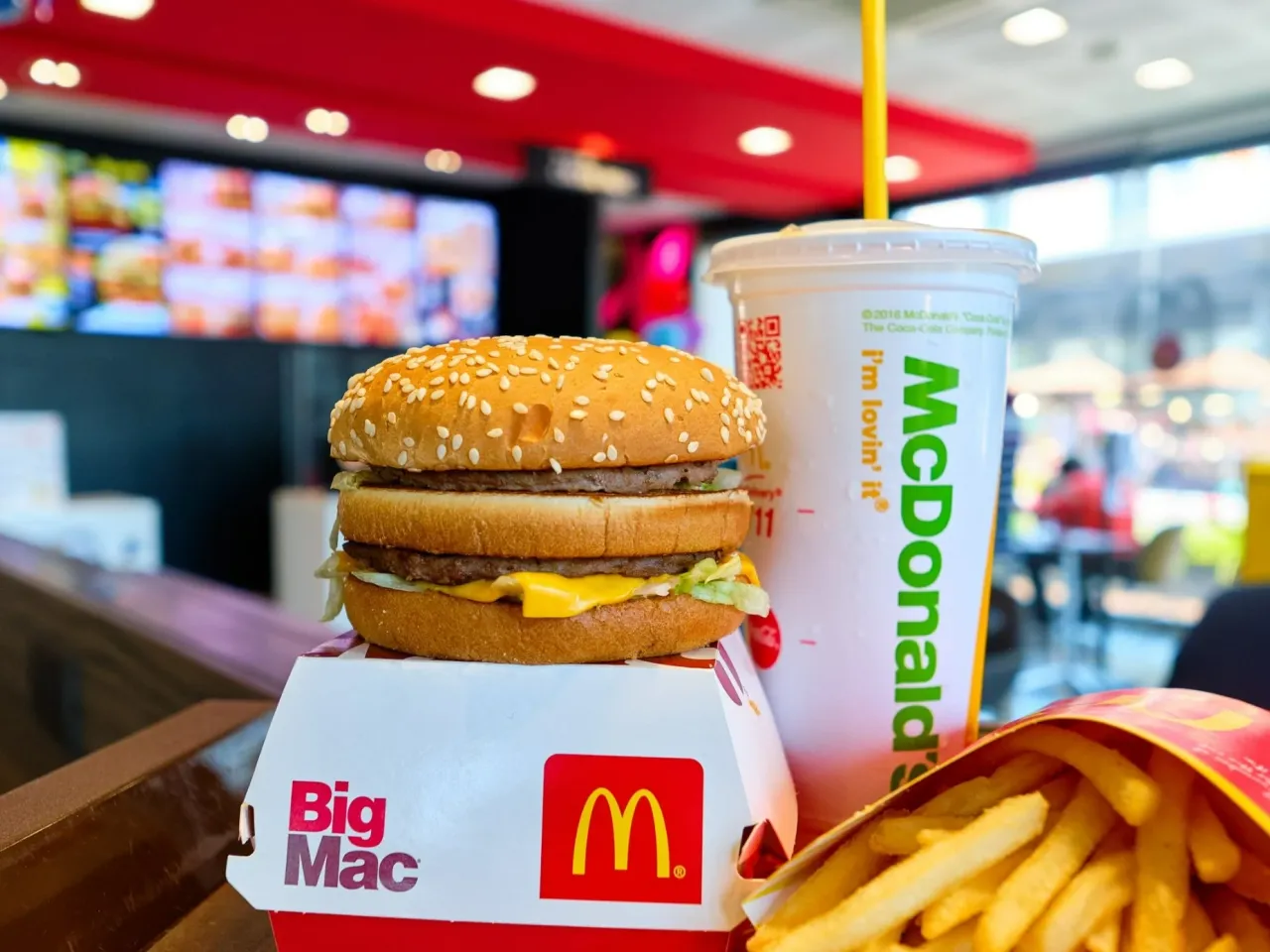 Zdjęcie Ile kosztują duże frytki w McDonald's? Zaskakujące ceny i promocje!