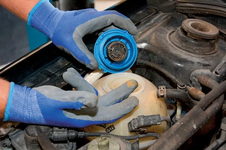 Zdjęcie Uszczelka pod głowicą objawy diesel: Jak rozpoznać usterki w silniku?