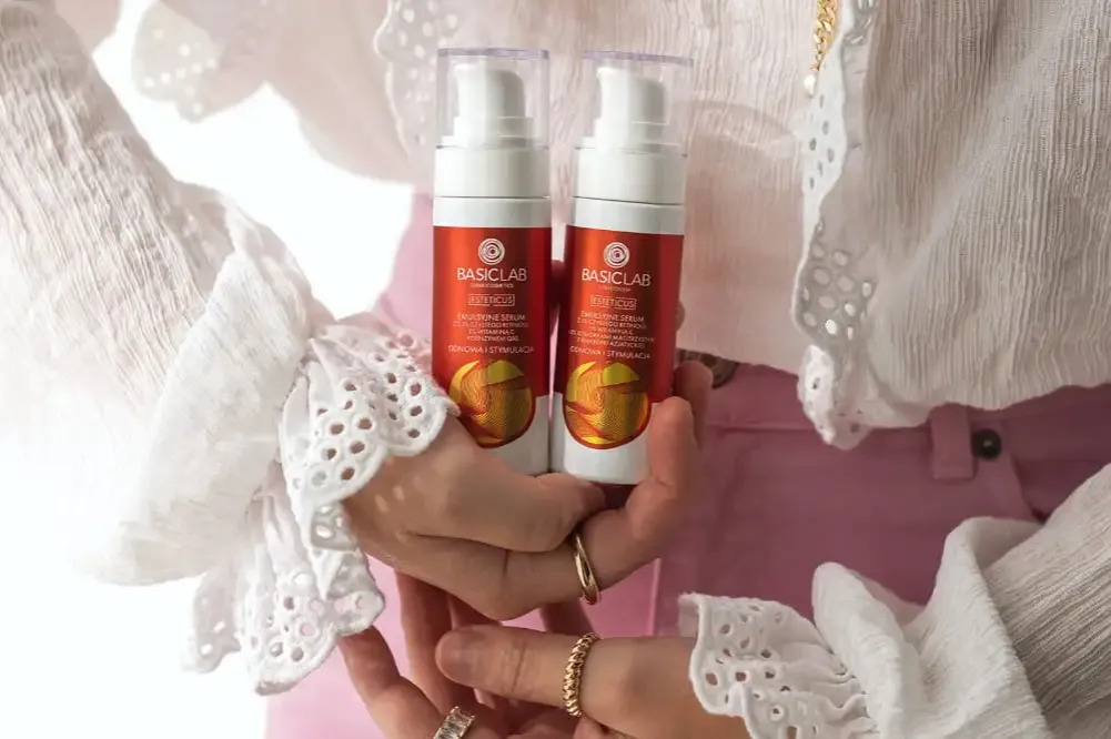 Zdjęcie Najpierw retinol czy kwas hialuronowy - jak uniknąć podrażnień?