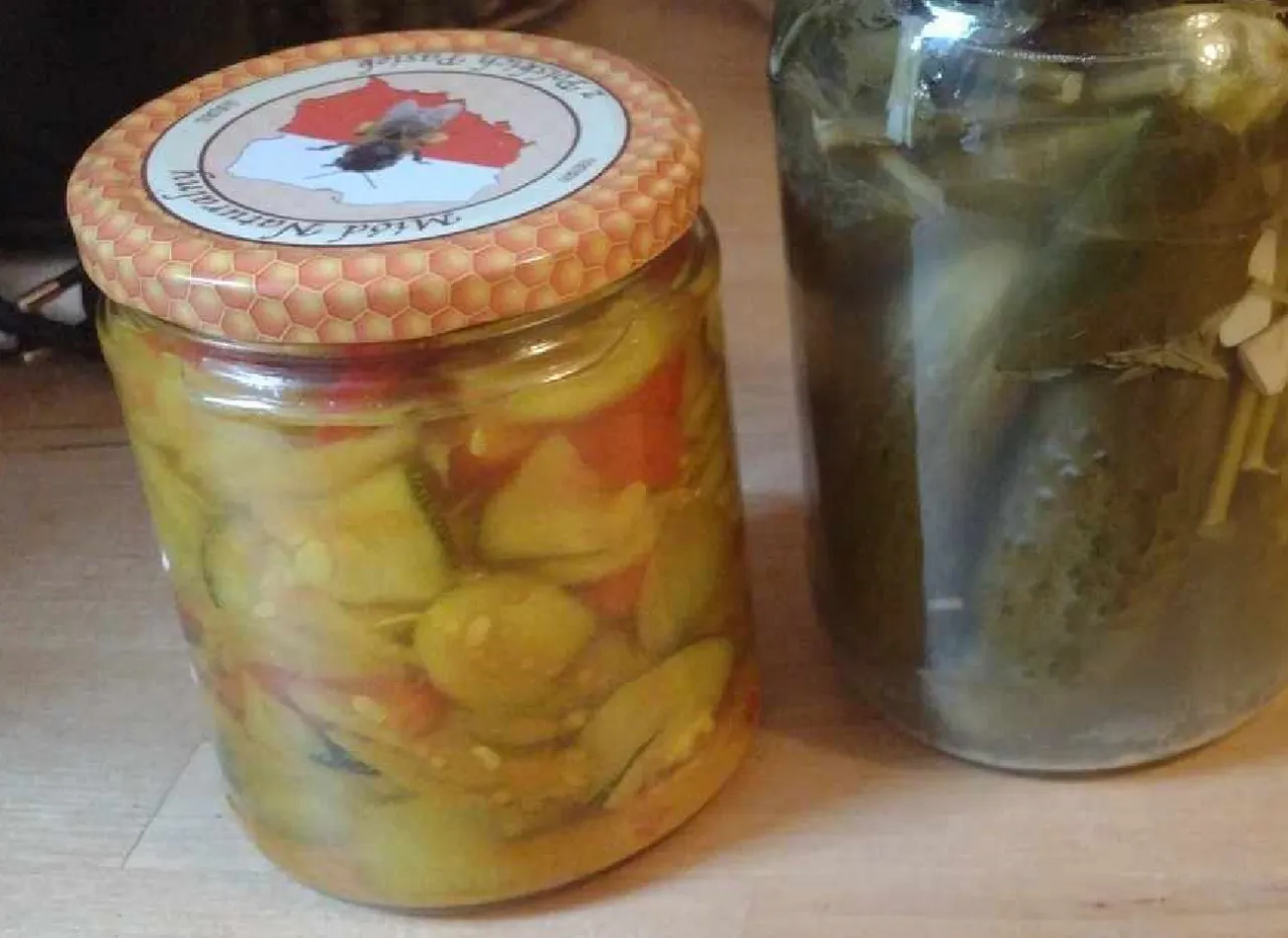 Zdjęcie Jakie ogórki do sałatki gyros wybierać, by podkręcić smak?