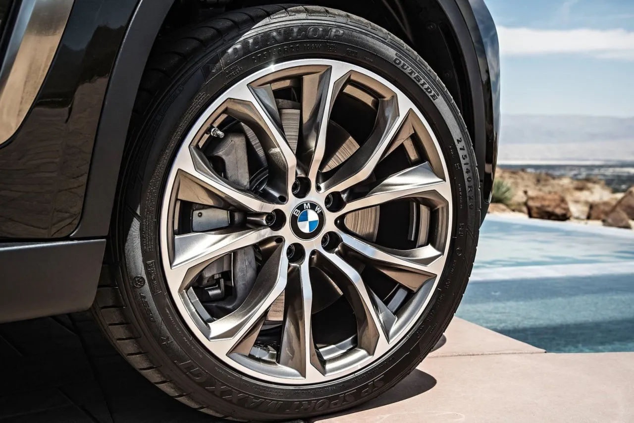 Zdjęcie BMW opony run-flat czy zwykłe: co wybrać, by uniknąć błędów i oszczędzić?