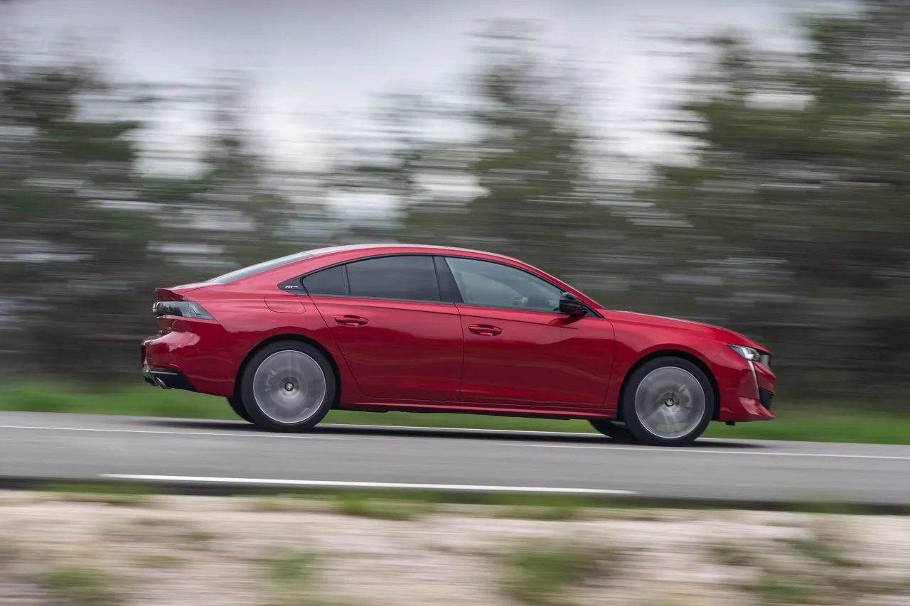 Zdjęcie Peugeot 508 jaki silnik wybrać, aby uniknąć kosztownych awarii?