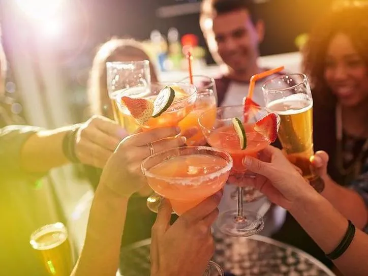 Zdjęcie Jak brzmi imiesłów bierny od czasownika pić - ważne informacje