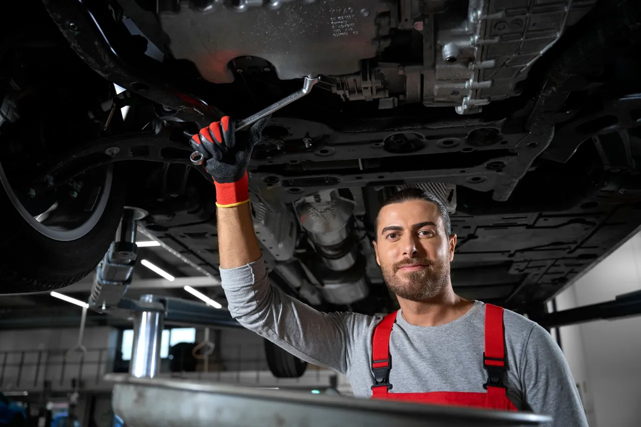 Zdjęcie Co ile wymiana oleju w dieslu 1.9 TDI, aby uniknąć kosztownych napraw