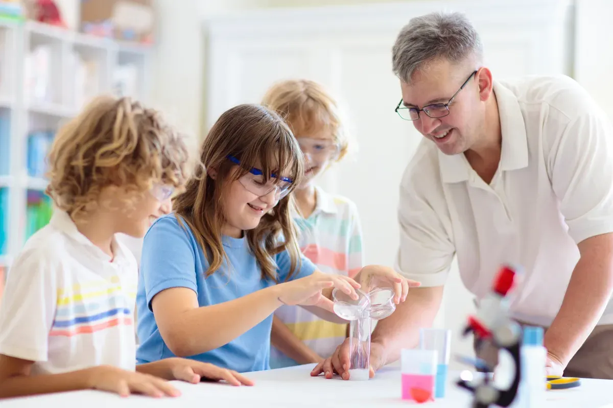 Zdjęcie Od kiedy biologia w szkole podstawowej? Zaskakujące zmiany w programie