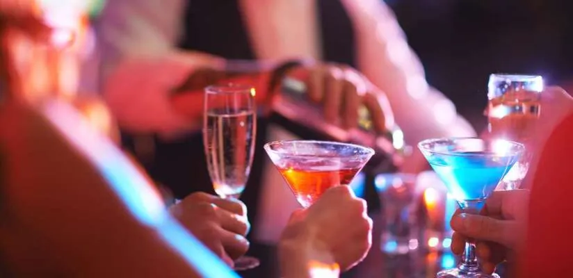 Zdjęcie Czy tabletki antykoncepcyjne działają po alkoholu? Uważaj na skutki!