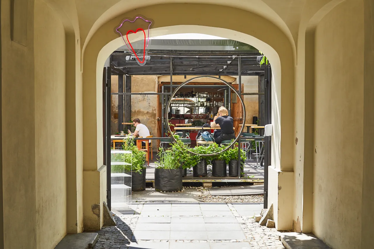 Zdjęcie Gdzie na obiad w Warszawie: odkryj najlepsze restauracje i ceny