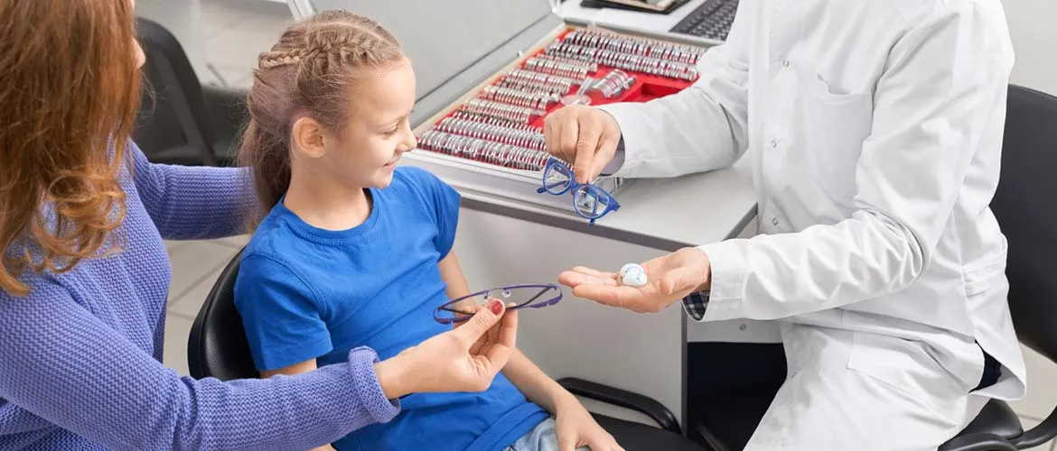Zdjęcie Czy 11 latka może nosić soczewki? Ważne informacje dla rodziców
