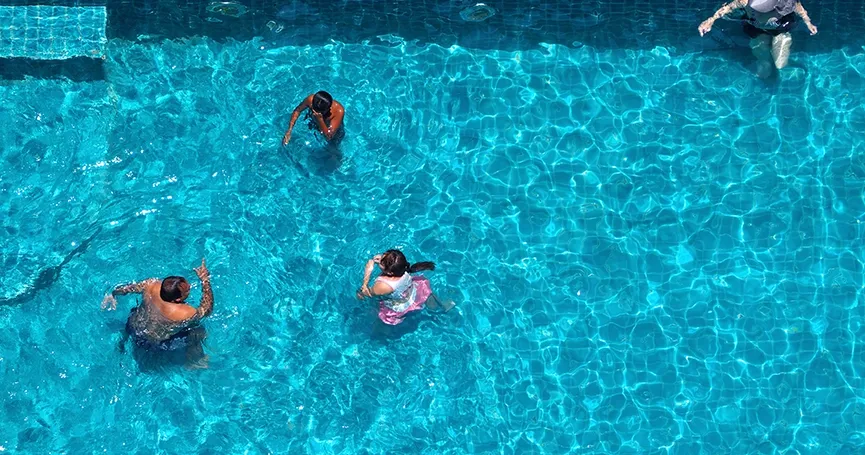 Zdjęcie Jak iść na basen w hotelu i uniknąć najczęstszych błędów
