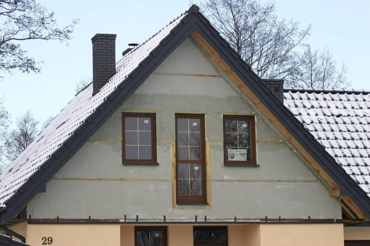 Zdjęcie Ile kosztuje podniesienie dachu? Sprawdź, co wpływa na cenę