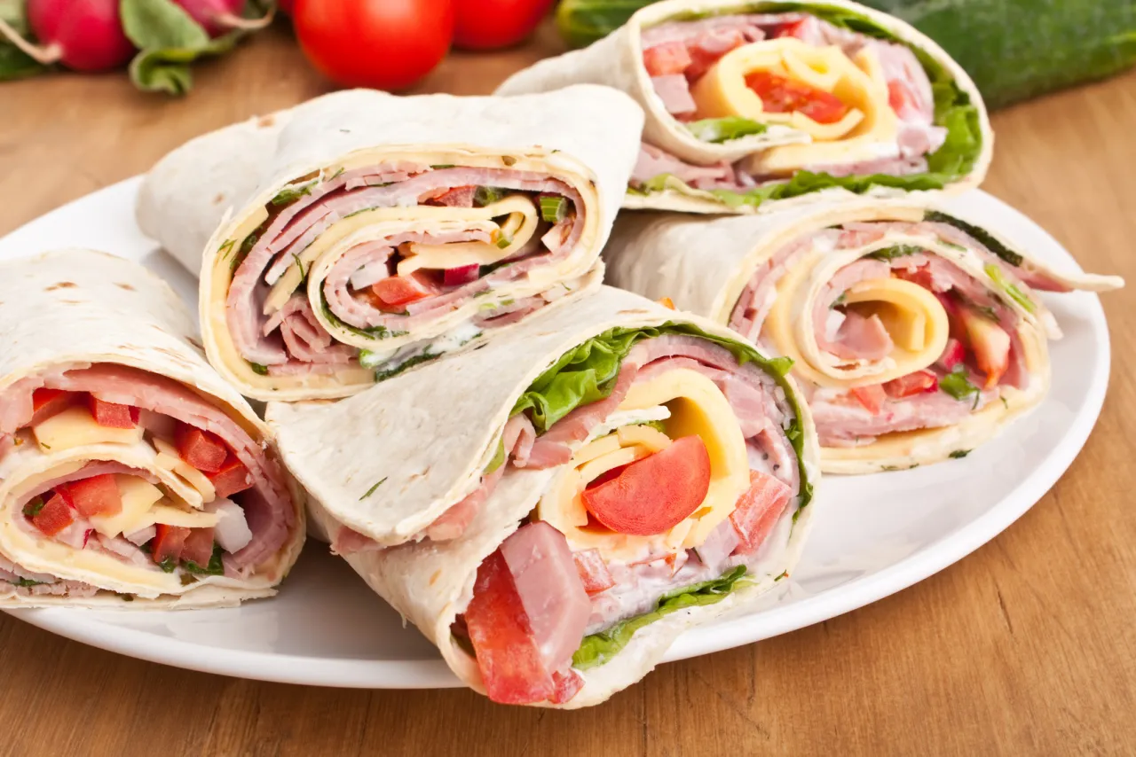 Zdjęcie Ile kalorii ma tortilla z warzywami? Sprawdź, jak przygotować niskokaloryczną wersję!