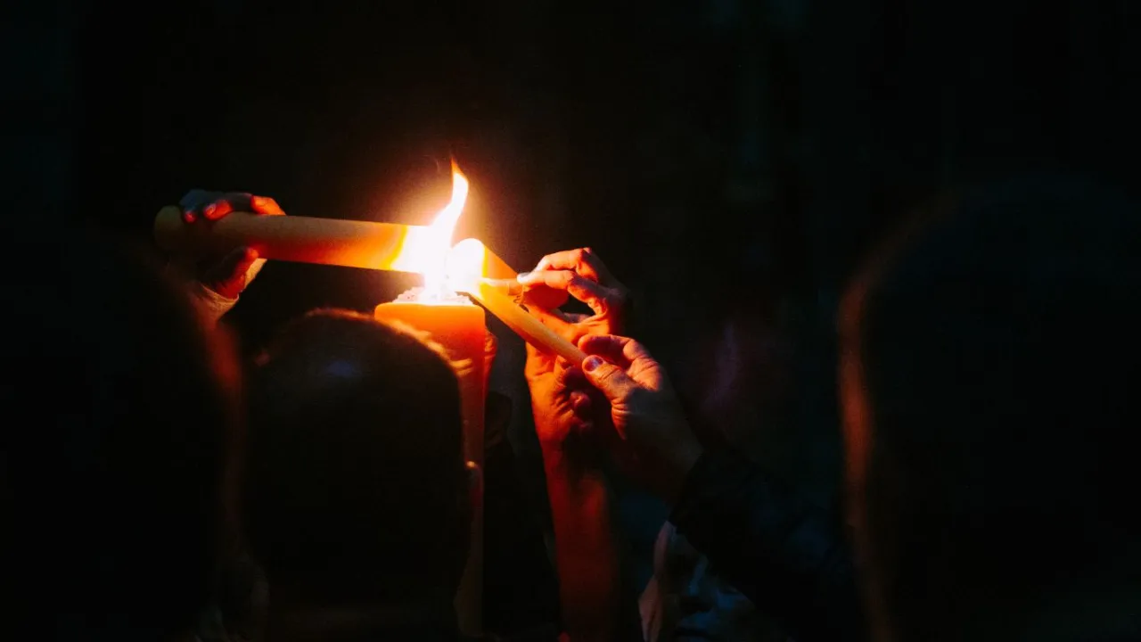 Zdjęcie Czy liturgia wielkiej soboty zastępuje mszę niedzielną? Odpowiedź, która zaskoczy