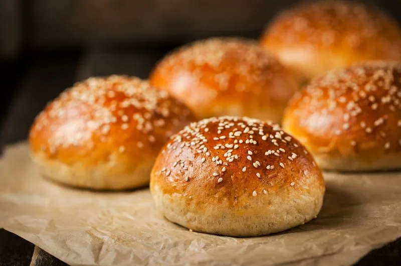 Zdjęcie Pains à burger : 20+ idées créatives pour ne plus gaspiller !