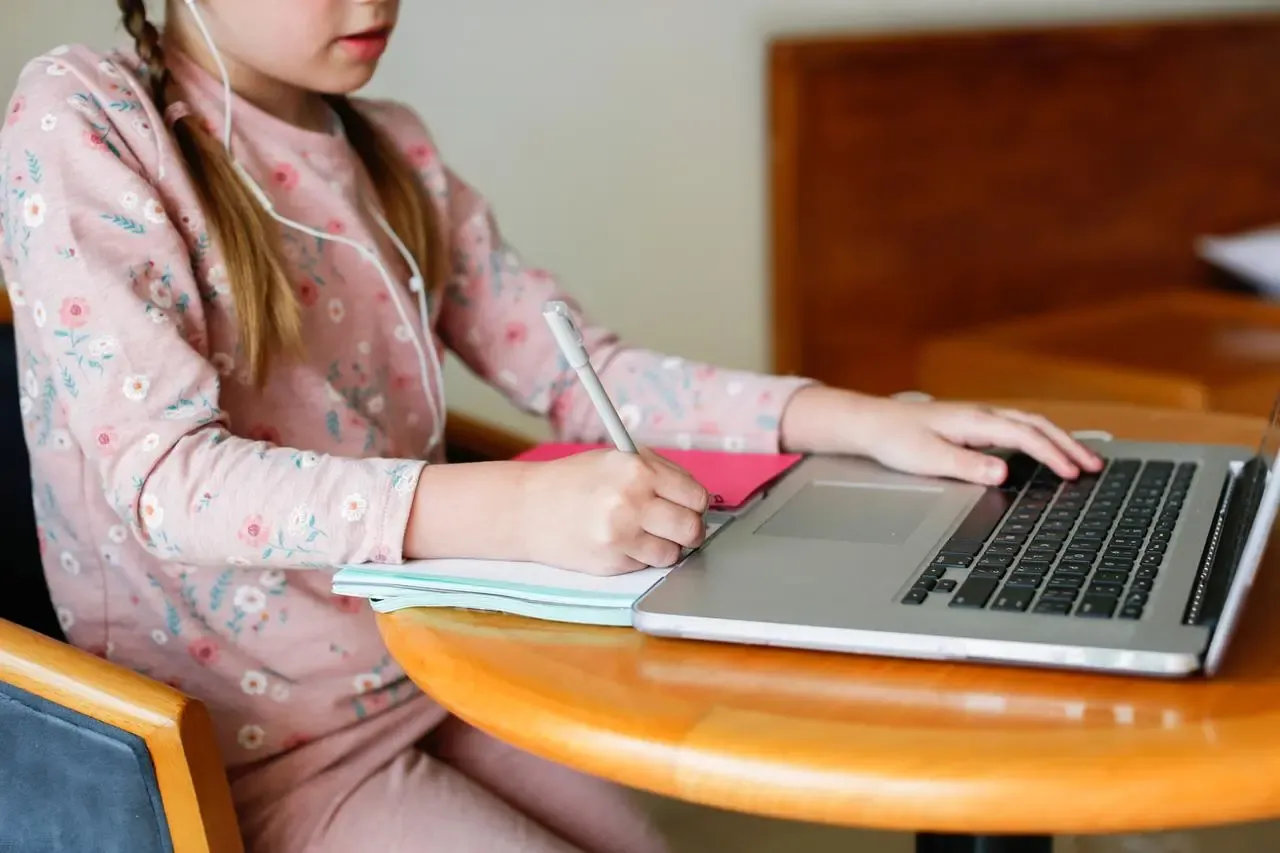 Zdjęcie Kiedy zdalne nauczanie kończy się? Kluczowe daty i zmiany w edukacji