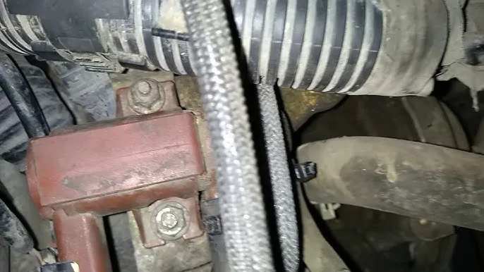 Zdjęcie Gdzie jest zawór EGR w Citroenie C5 2.0 HDI? Oto lokalizacja i porady