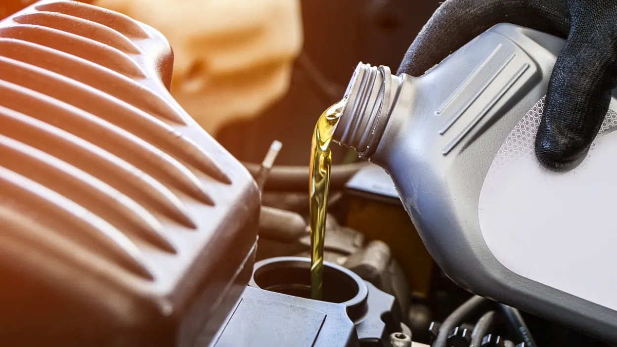 Zdjęcie Najlepsze ceny oleju 5W30 Motul - porównanie ofert i oszczędności