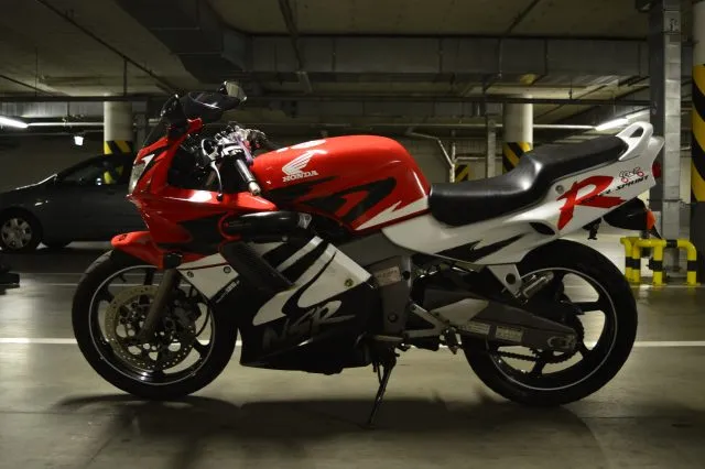 Zdjęcie Ile pali honda NSR 125? Zaskakujące dane o spalaniu motocykla