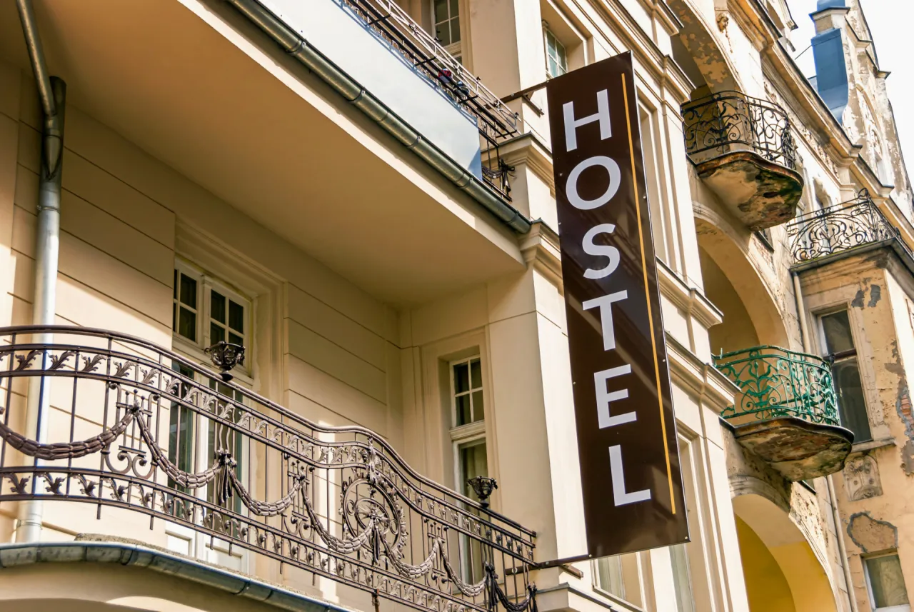 Zdjęcie Czym się różni hotel od hostelu? Kluczowe różnice, które musisz znać