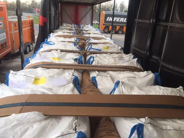 Zdjęcie Jak zabezpieczyć big bagi na naczepie, aby uniknąć przesunięcia ładunku