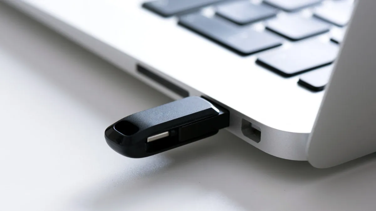 Zdjęcie Jak odblokować pendrive i odzyskać dostęp do danych bez problemów