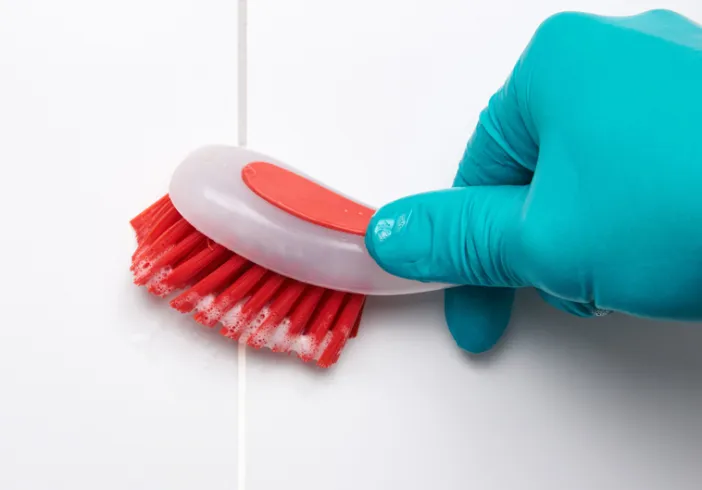 Zdjęcie Jak wyczyścić fugi w terakocie i przywrócić ich blask bez trudu