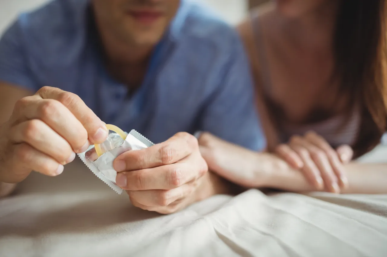 Zdjęcie Dlaczego prezerwatywa się zsuwa? Oto przyczyny i jak temu zapobiec