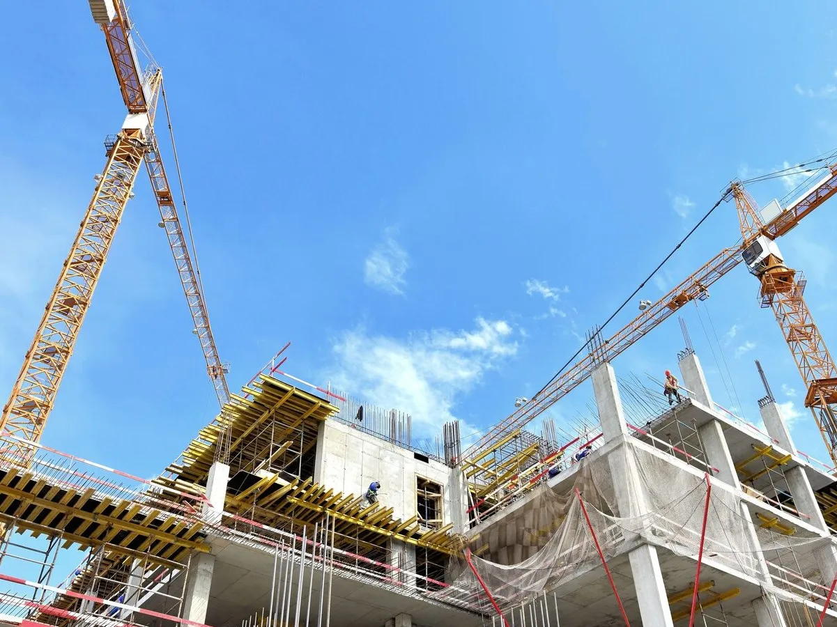 Zdjęcie Deweloper czy developer - poznaj różnice i poprawne użycie terminów