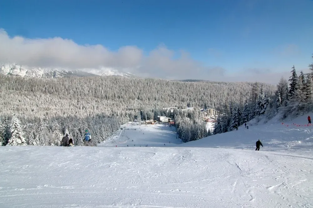 Zdjęcie Mladé Buky snowpark – najlepsze atrakcje i porady dla snowboardzistów