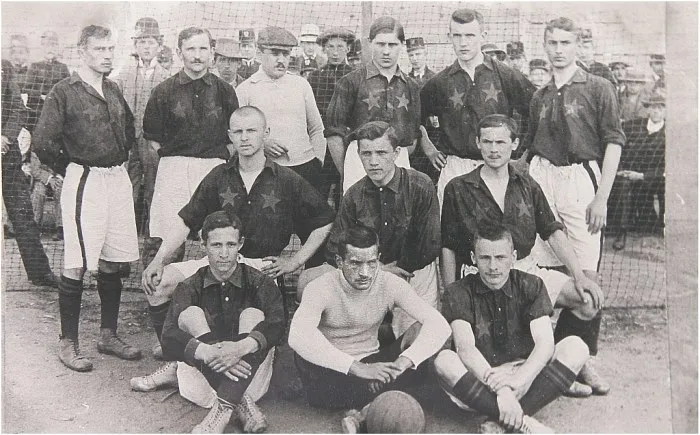 Zdjęcie Biała Gwiazda klub – historia, symbolika i znaczenie dla kibiców