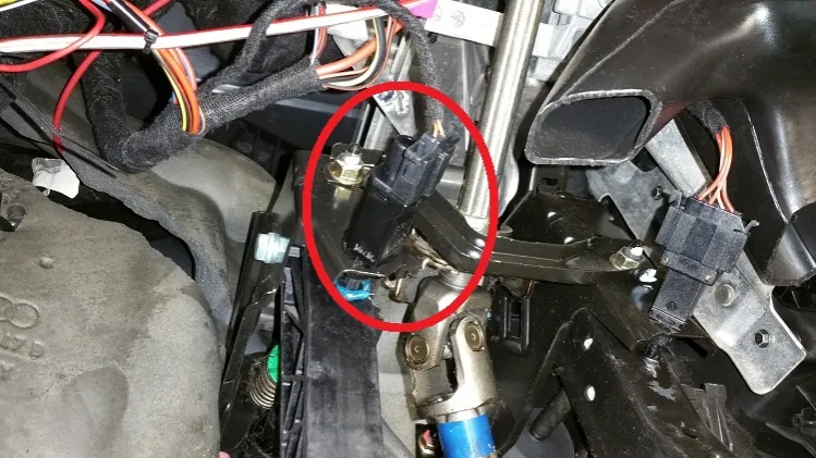 Zdjęcie Gdzie jest czujnik pedału sprzęgła Passat B6 i jak go znaleźć łatwo