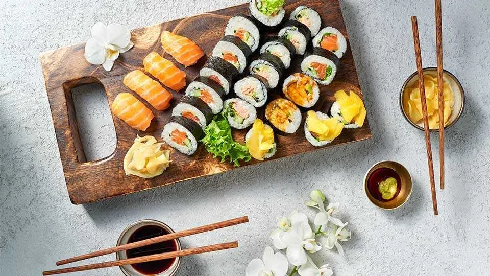 Zdjęcie Jak zrobić sushi w domu: proste przepisy i najczęstsze błędy