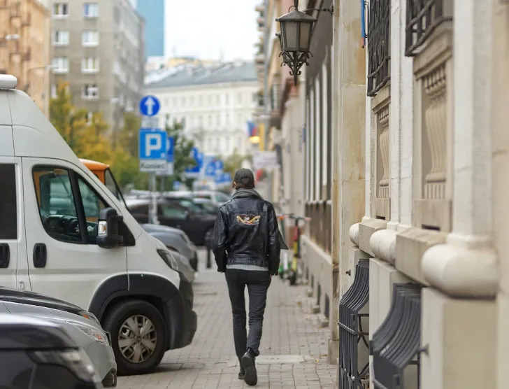 Zdjęcie Ile chodnika dla pieszych? Kluczowe przepisy, które musisz znać