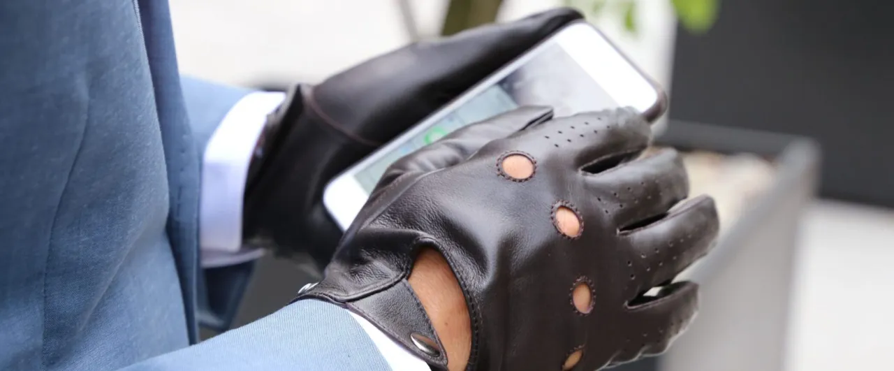Zdjęcie Jak rozciągnąć rękawice motocyklowe, aby były wygodniejsze i lepiej pasowały