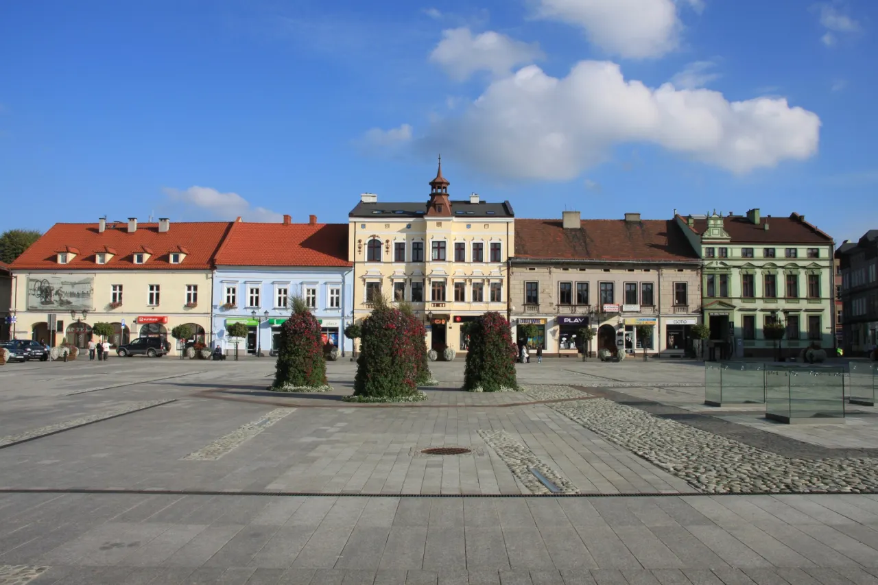 Zdjęcie Poznajemy 7 zaskakujących faktów o mieście Oświęcim obok obozu