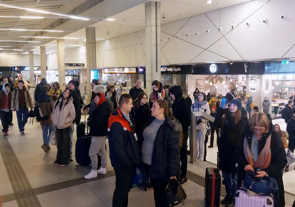 Zdjęcie Jak szybko i tanio dojechać z dworca na lotnisko Katowice? Sprawdź najlepsze opcje!