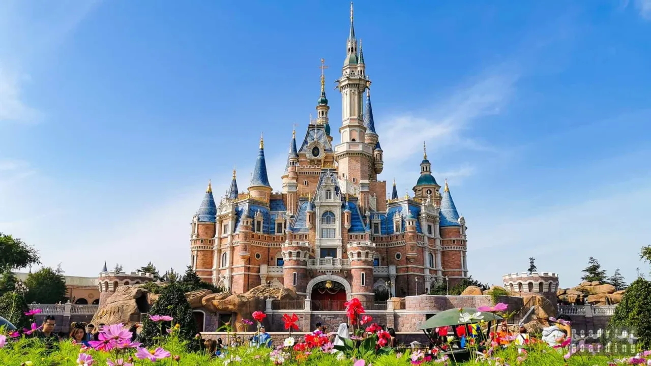 Zdjęcie Gdzie jest Disneyland w USA? Odkryj jego lokalizację i atrakcje