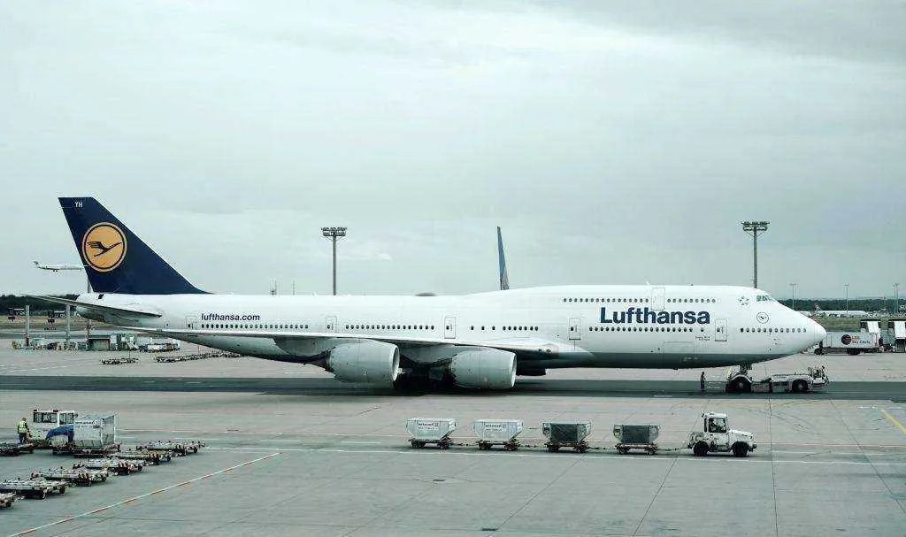 Zdjęcie Lufthansa bagaż rejestrowany – co można zabrać, a czego unikać