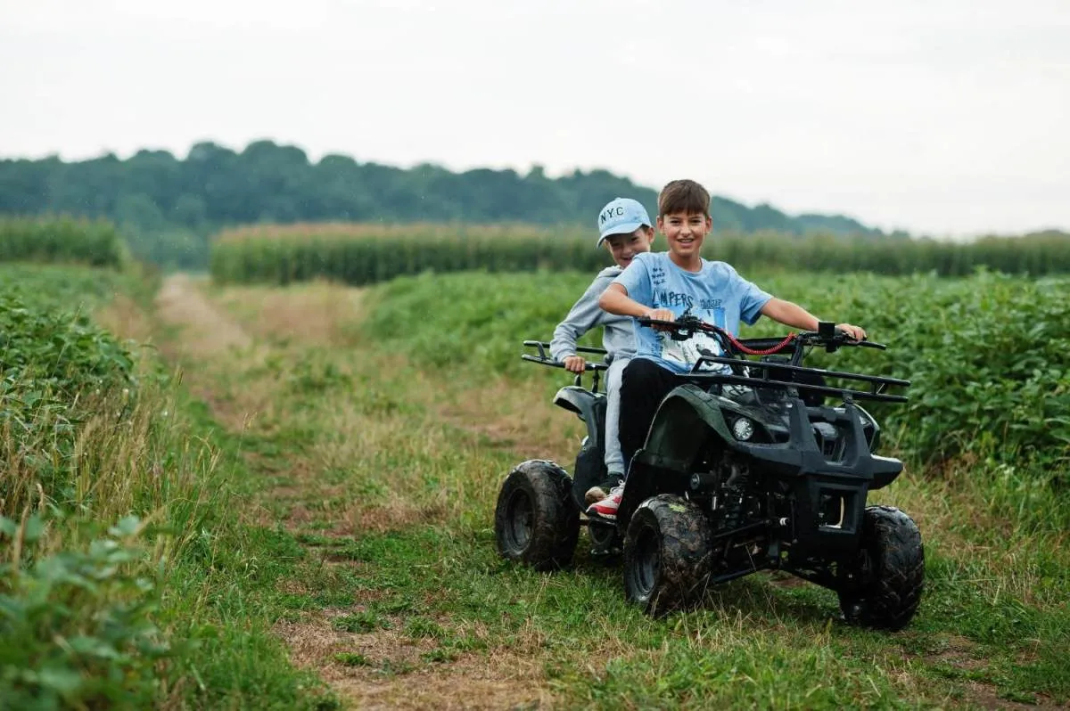Zdjęcie Wybieramy najlepszy quad dla dziecka 10 lat - praktyczne porady rodziców