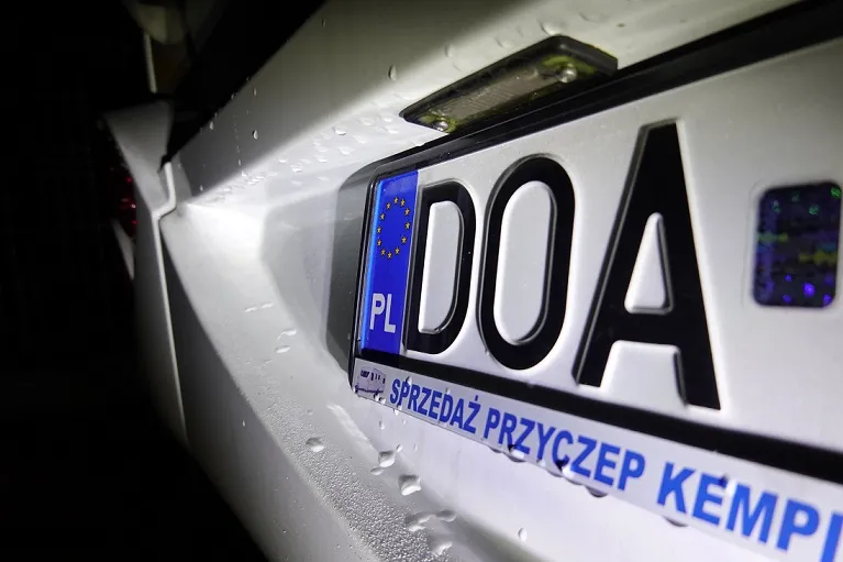 Zdjęcie Jakie dokumenty do rejestracji przyczepy kempingowej, aby uniknąć problemów?