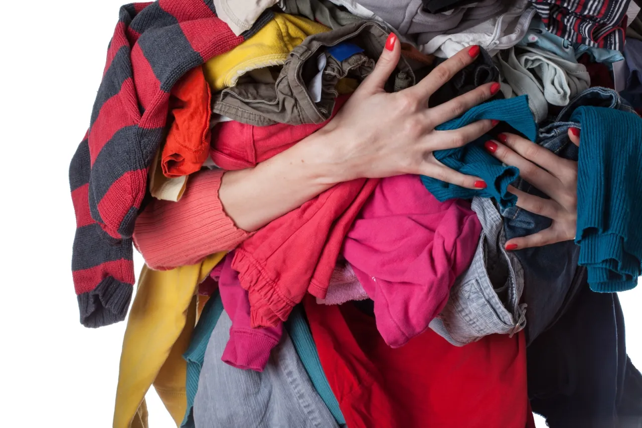Zdjęcie Dlaczego warto oddawać zużyte ubrania do recyklingu?