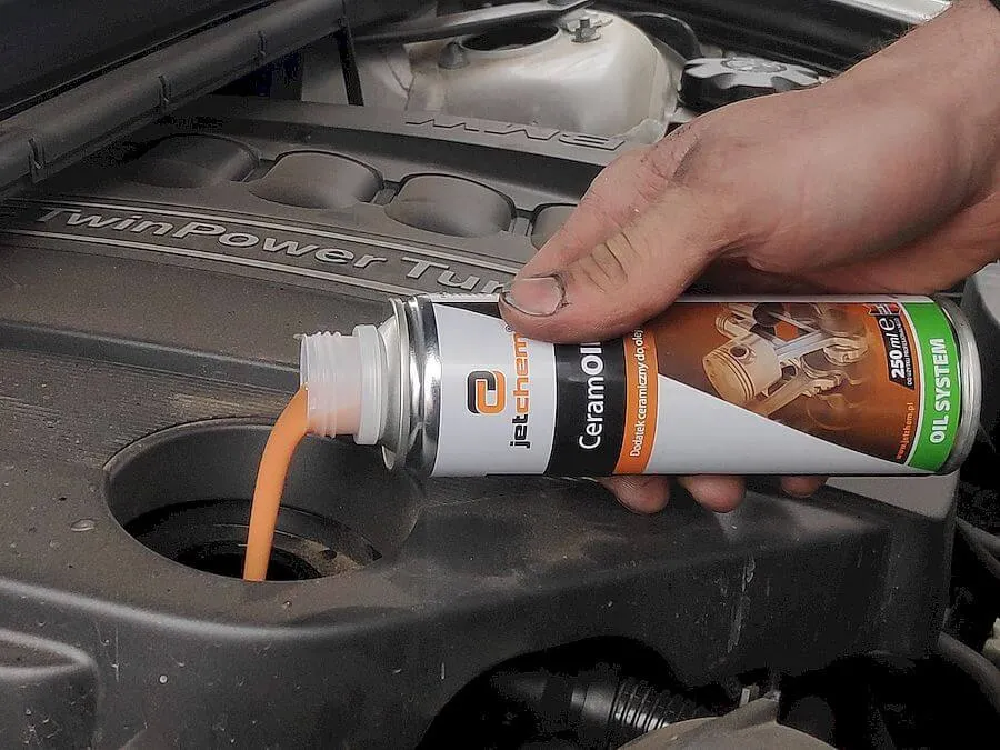 Zdjęcie Jaki olej do silnika z łańcuchem rozrządu? Uniknij kosztownych awarii!