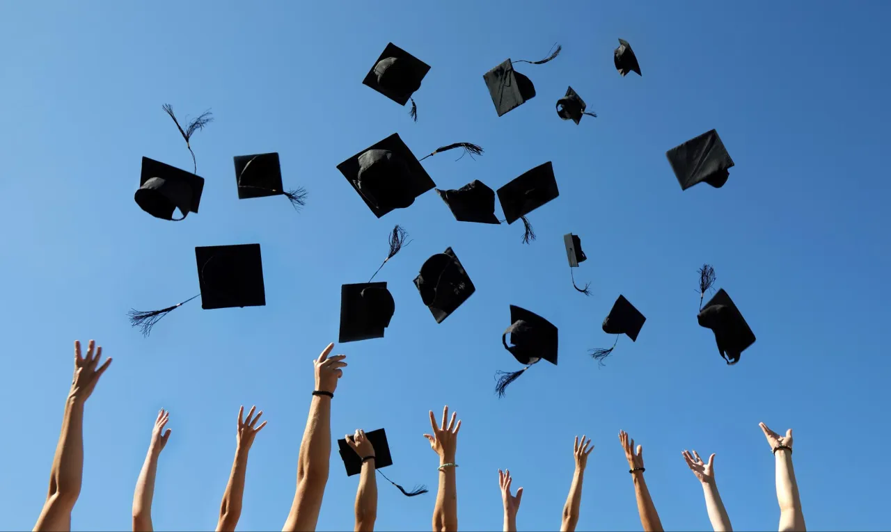 Zdjęcie Ranking zarobków po studiach: które kierunki zapewniają najwyższe wynagrodzenia?